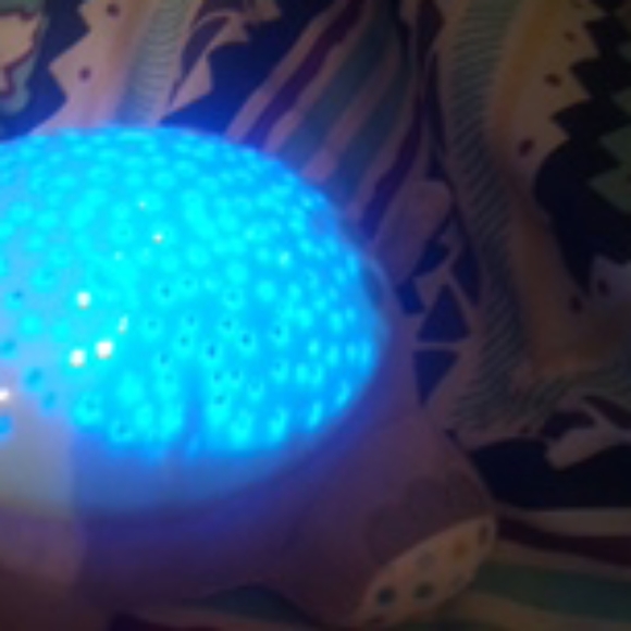 A light up elephant - Picture 3 of 4